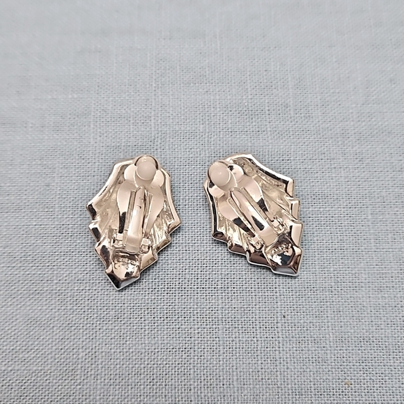 Women's Vintage Art Deco Clip Earrings - Picture 10 of 12